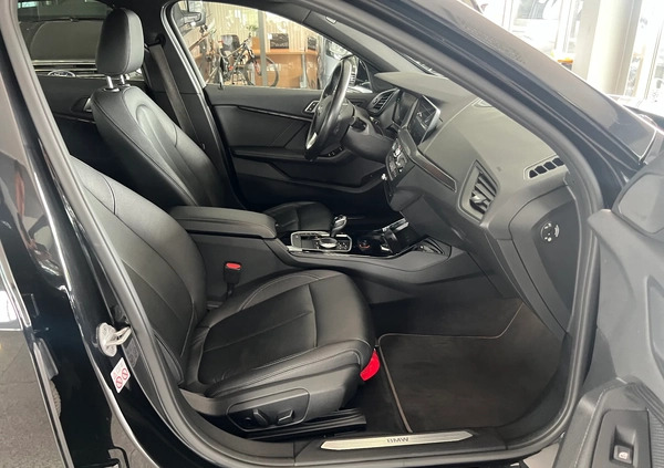 BMW Seria 1 cena 94900 przebieg: 141000, rok produkcji 2019 z Tychy małe 407